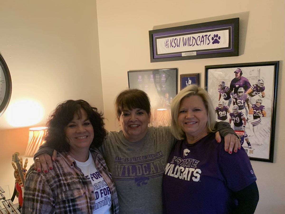 The ladies are heading to the stadium! #kstatefb