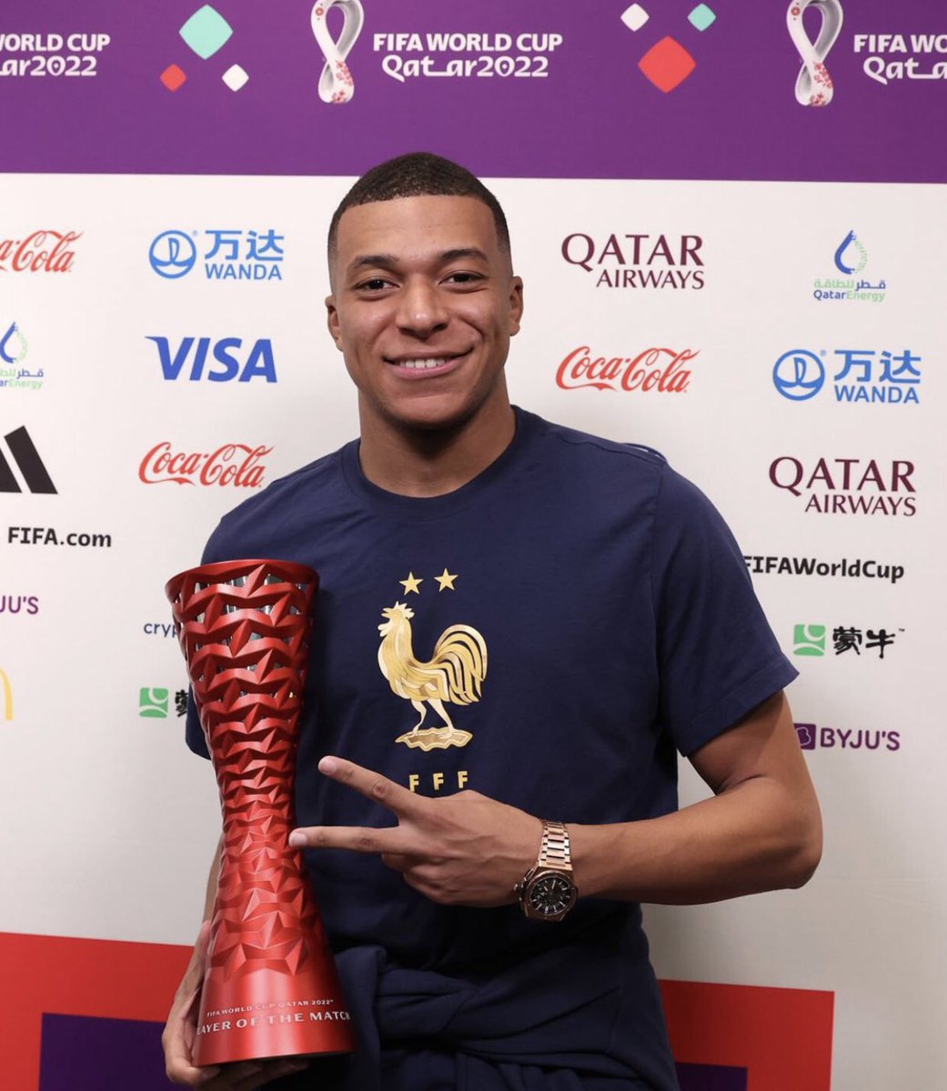 zeluisschmitz's tweet photo. Como foi o dia dos craques da Copa. https://t.co/QA5rDYcvf0