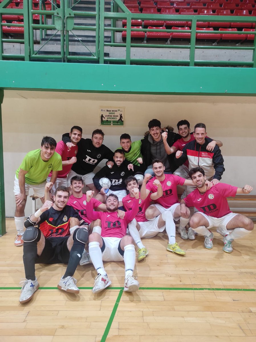 CFSARTILLEROS's tweet photo. Tremendo +3 del 3ªDivisión al imponerse 2-3 a un buen @FSDiagonal
Tras una primera parte con 0-0 y muchas ocasiones erradas nos pusimos 0-2,el buen 5vs4 rival puso las tablas y a falta de un segundo nuestro juego de 5vs4 nos da 3 puntazos

⚽ @JuliTaglez95
⚽ @Danielo_cc
⚽Molina https://t.co/lTFmcx1W5j