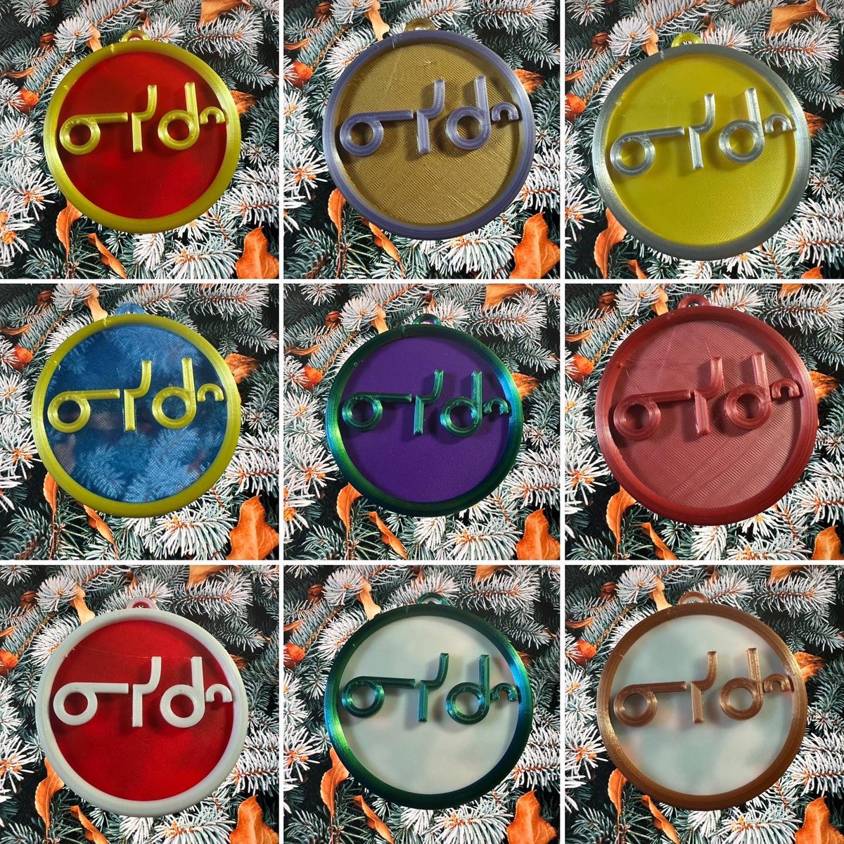 3DBeadBee's tweet photo. Limited edition Cree decor/ornaments!
$40 cnd each or 6 for $200 (mix and match of colours/terms allowed) this post showcases the ones that say nisikos, one of the ways to say my aunt in Cree. 
These are about 8cm by 8.5 cm. https://t.co/6t03X3wWO4