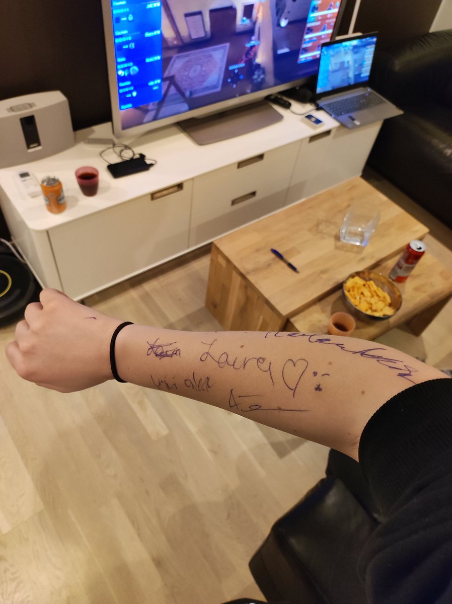 janina (@missneix) on Twitter photo got signed by all the <a href="/50Hirvis/">HirvipaskaEsports</a> members 😍😍😍 #vamos got signed by all the <a href="/50Hirvis/">HirvipaskaEsports</a> members 😍😍😍 #vamos