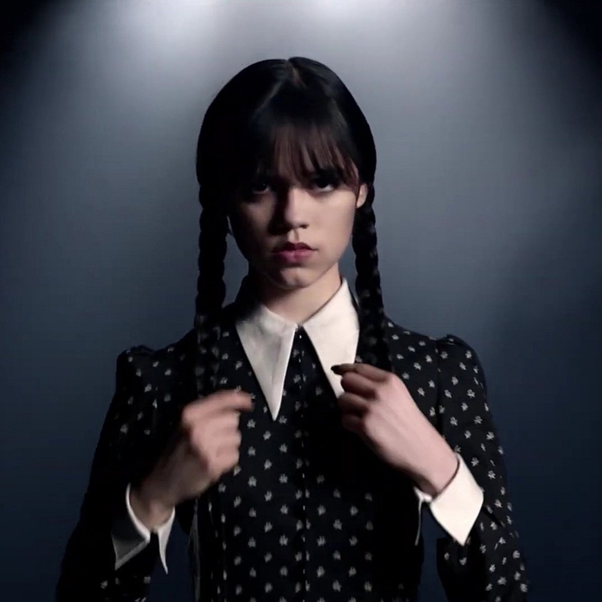 crisayonara's tweet image. eu amo o fato dela se chamar wednesday (quarta-feira) por causa do poema "monday's child"

as crianças nascidas na quarta-feira são as únicas que tem uma característica sombria