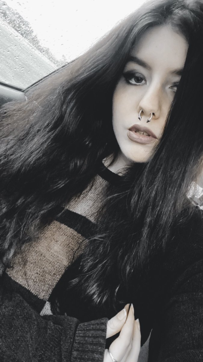 𝔩𝔦𝔩𝔦 𝔪𝔲𝔫𝔰𝔱𝔢𝔯 tweet media