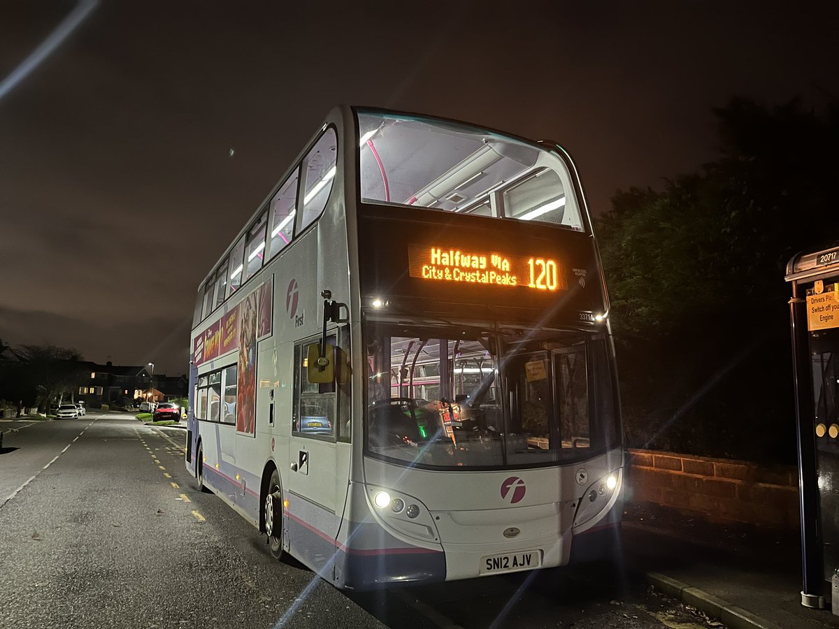 The last and final bus for me was a short run with 33714 on the 17:13 120 towards halfway but I left it in Sheffield bus station. Saturday 26 November 2022