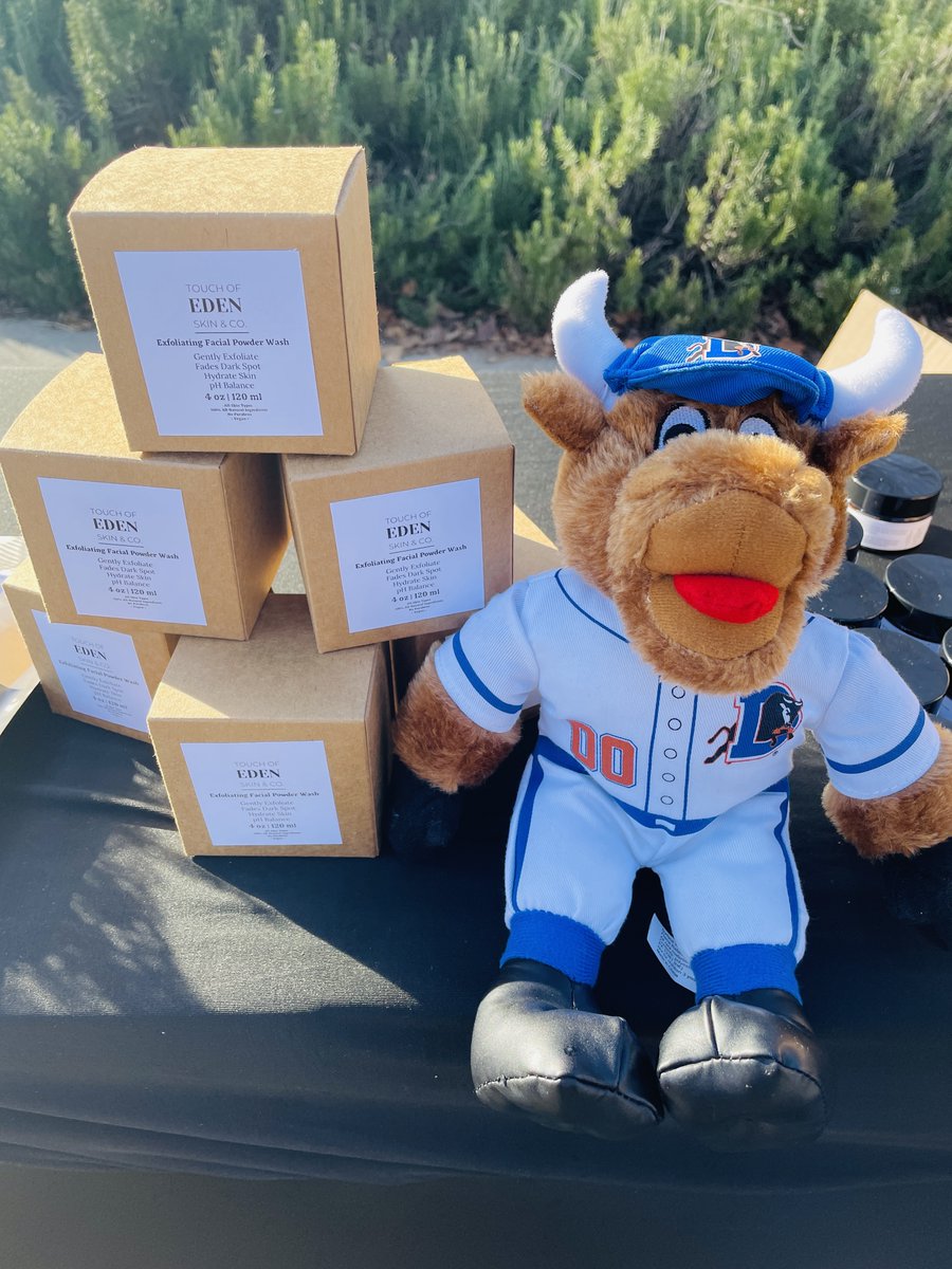 DurhamDowntown's tweet photo. It's Small Business Saturday here in Durham and we're out Supporting Local Artisans at the Durham Craft Market.
🛍️
Oh! And Wool E. will now be joining in our Durham Downtown community stories.

-------
#bestofdurham #shopdurhamnc #shoplocaldurham #durhamartisans #bullcity #durham https://t.co/SMAuFZwO89
