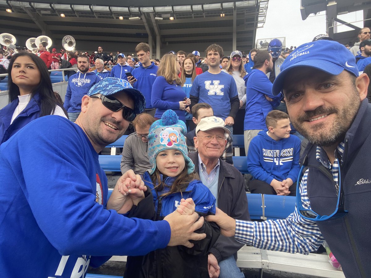 tommygav's tweet photo. Put them on the big board #WeAreUK https://t.co/gSMxPoh4Wp