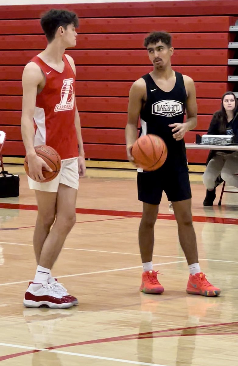 AAU teammates! Opponents today! One of if not the biggest thing I like about AAU is seeing them reconnect and play against each other! Shoe game is 🔥🔥🔥! #Starsfamily