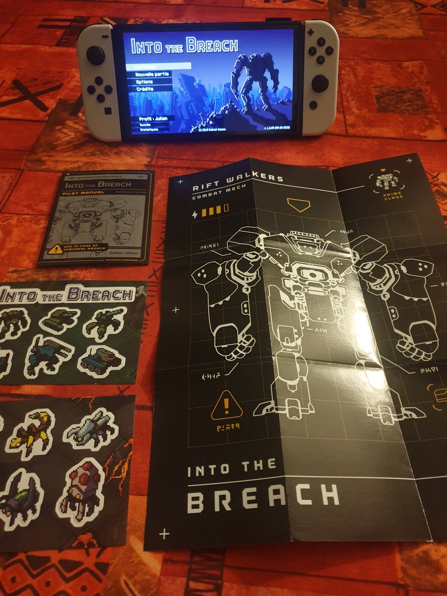 JulianDemiautte's tweet photo. Y'en a du matos dans la boite. Le jeu est fun mais a un aspect puzzle, j'espère que je vais assurer.
Par contre, "par les créateurs de FTL", ben on veut bien FTL en boite sur Switch justement!😁
@subsetgames #IntoTheBreach https://t.co/v9mOU69CYR