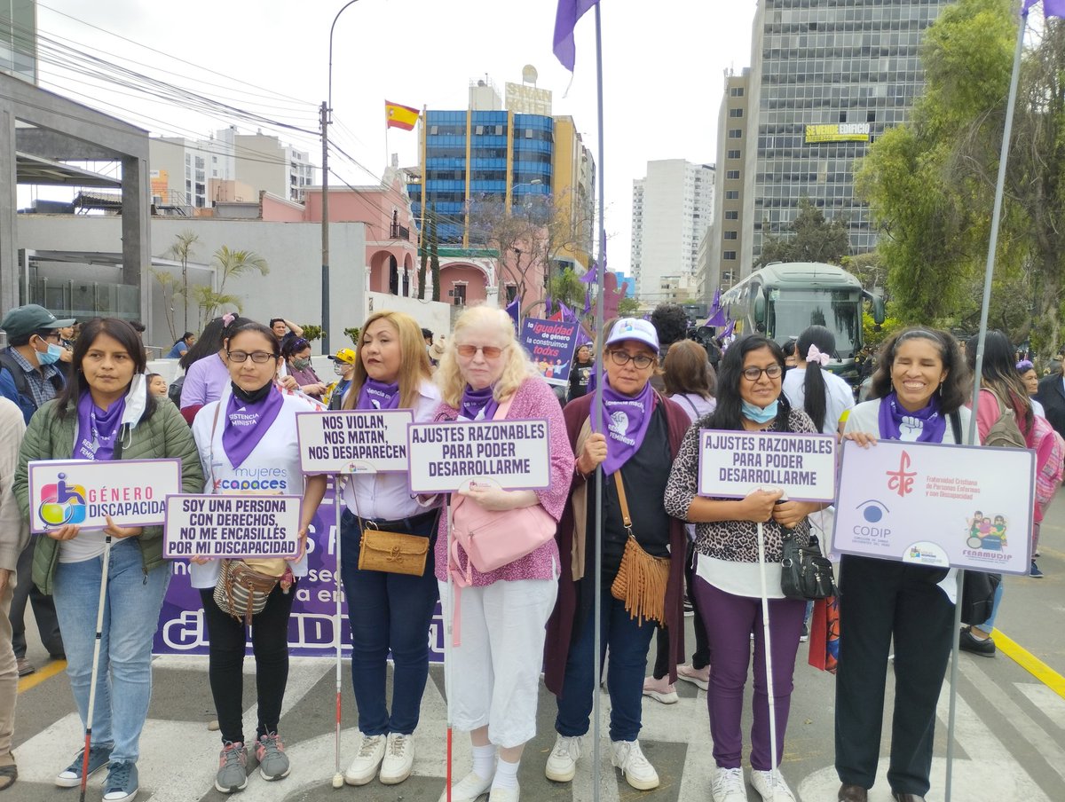 Estamos presentes en la lucha por el #25N, manifestándonos contra las violencias machistas. ¡Basta ya de violencia contras las mujeres y diversidades! ¡Exigimos respeto, justicia y no más revictimización! #PeruMachista

Fotografía: <a href="/GDiscapacidad/">GÉNERO Y DISCAPACIDAD</a> 💜