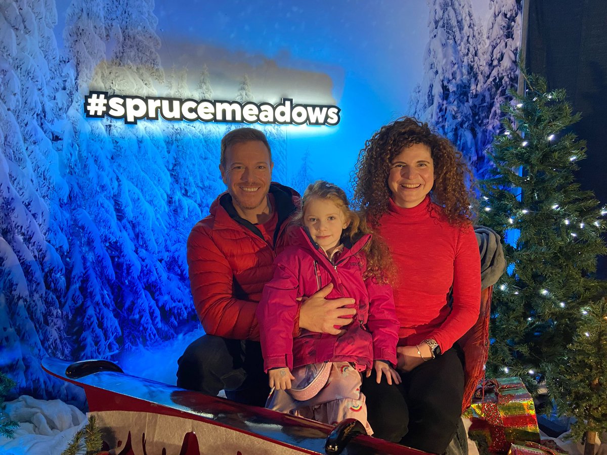It’s the most wonderful time of the year @Spruce_Meadows Christmas Market presented by @TELUS 🎄❄️🎊. 

#sprucemeadows #teamTELUS