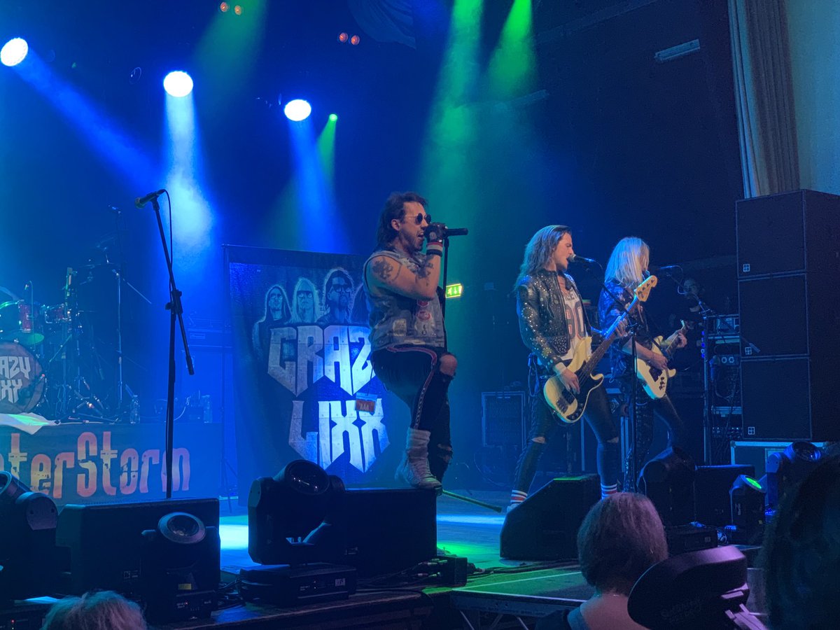 That’s Swedish good-time rockers ⁦<a href="/CrazyLixx/">Crazy Lixx</a>⁩ on stage here at #winterstorm2022