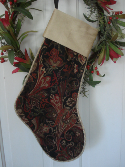 redfinchlane's tweet image. #Handmade #RalphLauren New Lakota Paisley Black Red Green Floral Ethnic #Christmas Stocking #etsyhandmade #ChristmasDecor #christmasdecorations #etsyfinds #Christmas2022 #uniquegifts #interiordesign #SmallBusiness #christmasgifts #shopsmall #homehttps://etsy.me/3GAyUYR via 
@Etsy