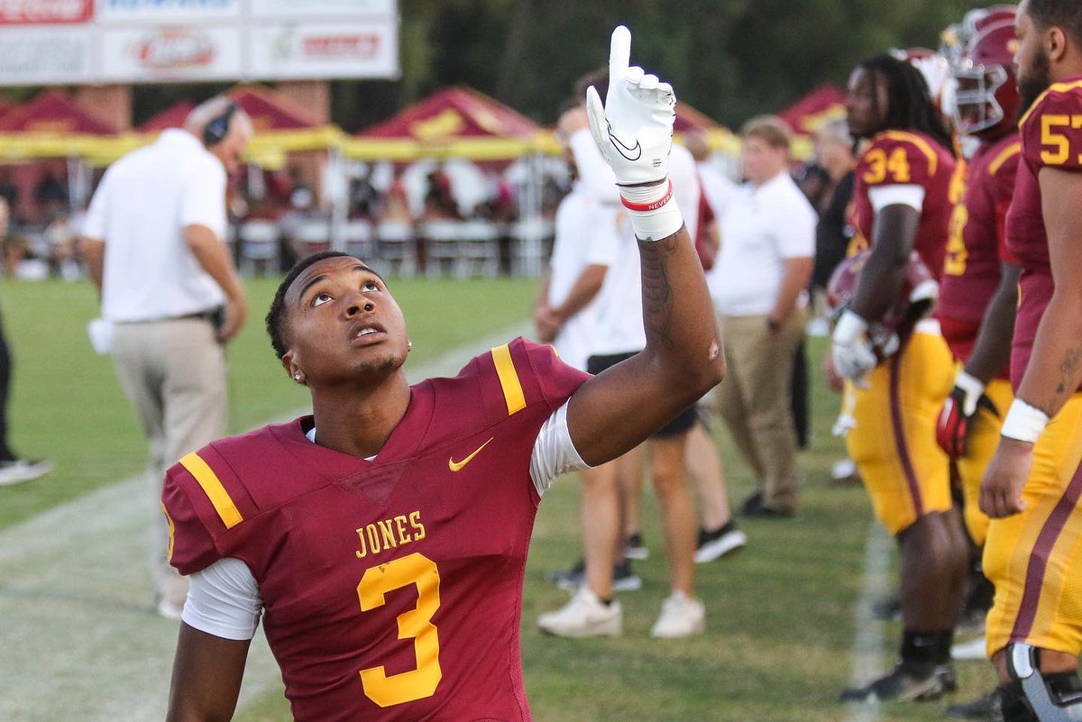 TavionSmith12's tweet photo. Will always cherish the moments and bonds that i’ve made while in juco, i will always remember the friends I have made on this journey and y’all will forever be in my thoughts. IM PROUD TO BE A #JUCOPRODUCT https://t.co/AKSTifTYbP