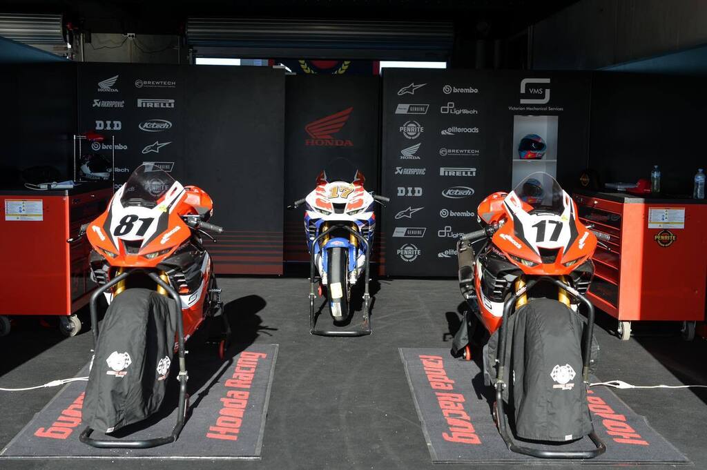 The final day of 2022 @asbk coming up at The Bend! Let's see what @penrite_honda_sbk's @troyherfoss17 and @sennaagius_81 can do in the two 11-lap races to conclude the season! Images: @foremostmedia. #PenriteOil #PenriteHondaRacing #ASBK instagr.am/p/ClcRIofv91Q/