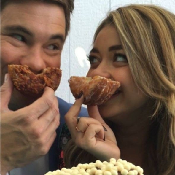 thinkerhandy's tweet photo. a married couple https://t.co/tKlMzBWDOR