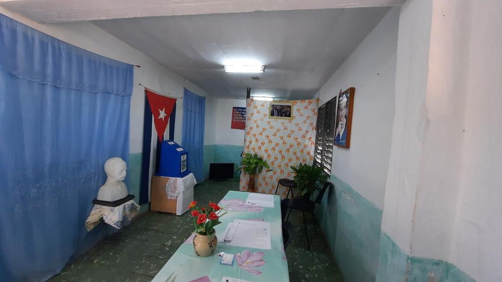 DrZGG1's tweet photo. Listos los colegios electorales en #IsladelaJuventud para votar por quien nos representará desde la base. 
#YoVotoEl27 
#CubaElige
#VoluntadDeElegir 
#Nofallaremos 
#UnidadYContinuidad https://t.co/K1GQ7TUtII