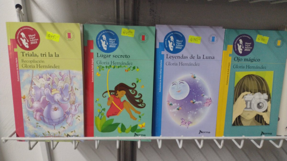 AutoresGt's tweet photo. Libros de Gloria Hernández, premio nacional de literatura 2022. #stand13Filgua https://t.co/4BAaGROybQ