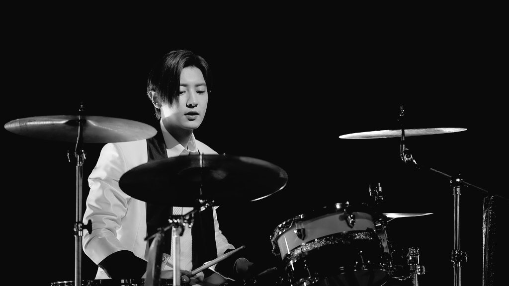 riks ೀ tweet media