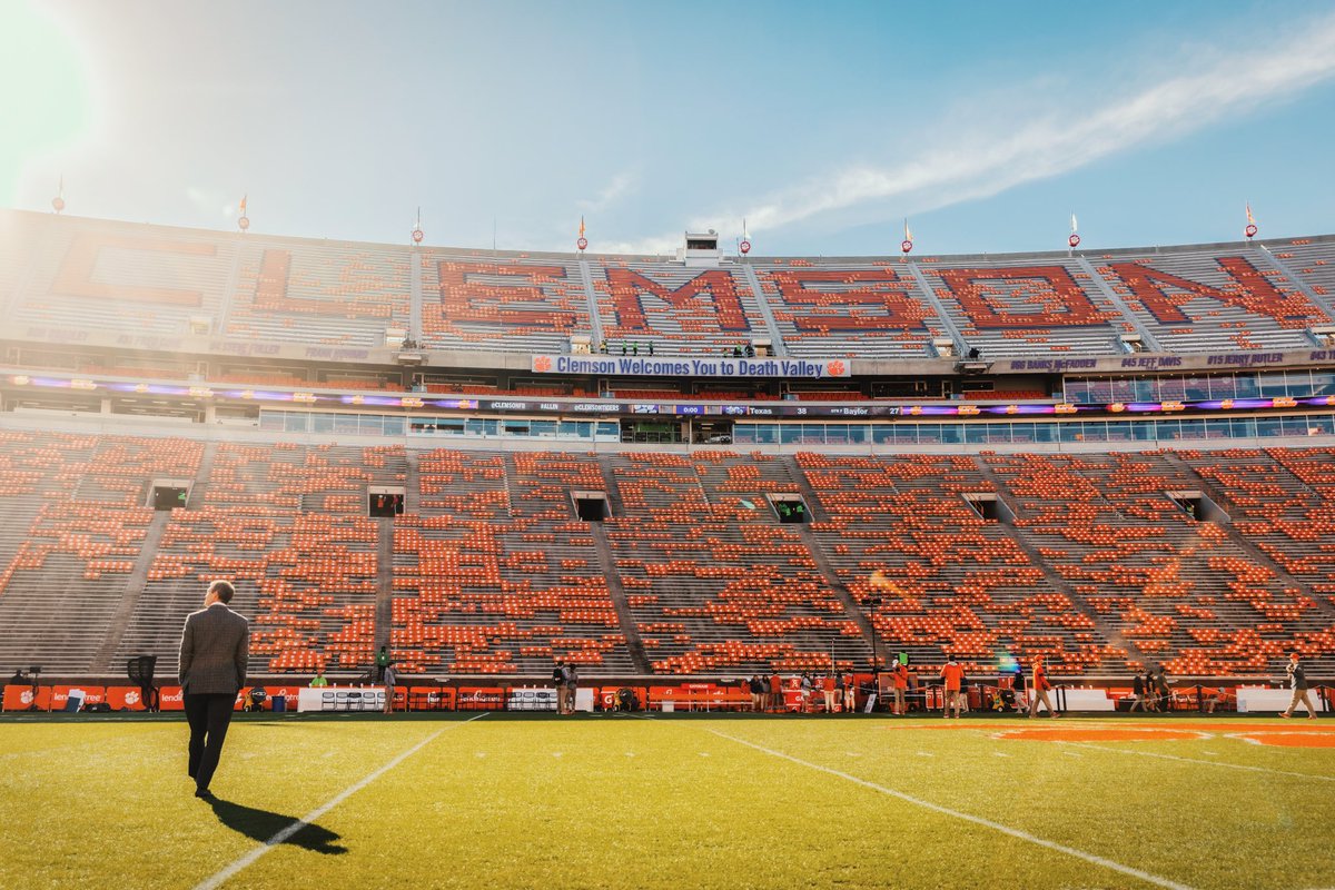 GamecockFB's tweet image. Before and after 🤙