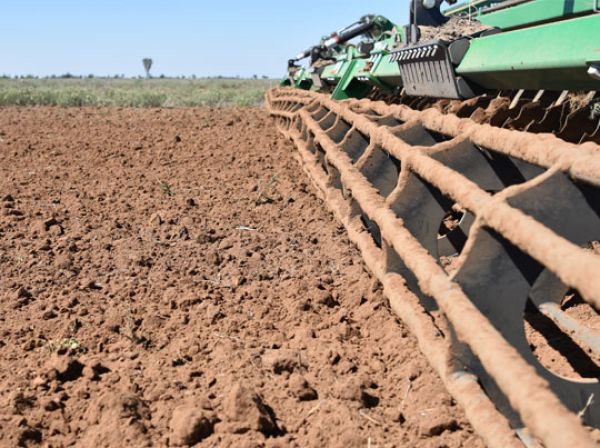 Speed Tiller/Horsch Joker urgently required at our Southern QLD farm. Contract/Dry Hire/Wet Hire - all options will be considered. Kelly Discs aren’t up to the challenge and Offsets are too much.