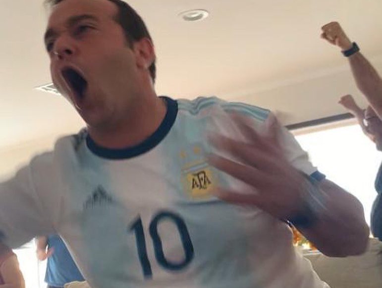 lbraslavsky's tweet photo. @sabadoentn vamos Argentina desde Miami! https://t.co/AhI6rWudVf