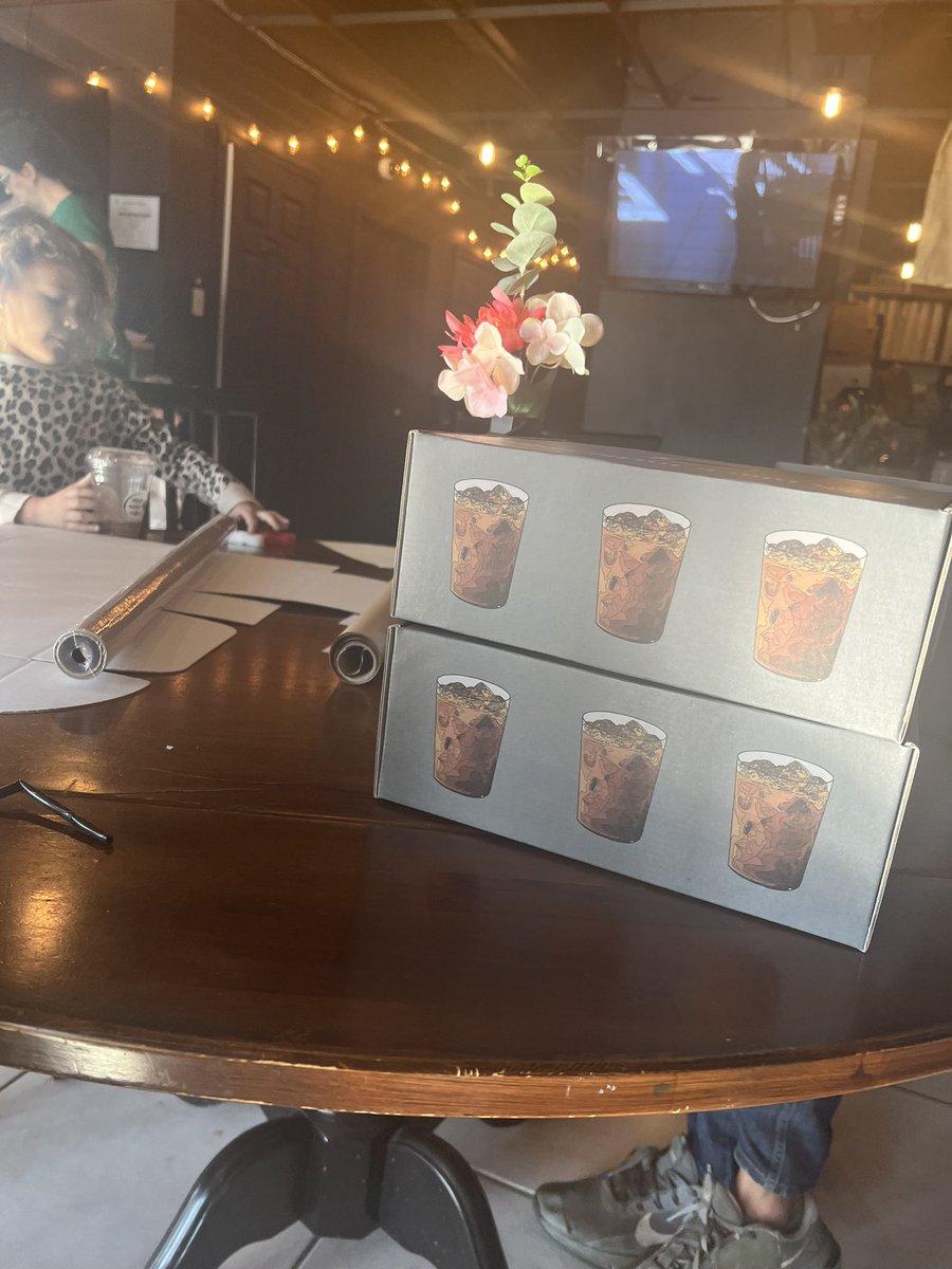 blkturtlecoffee's tweet photo. sending out some @blkturtlecoffee subscription boxes ⚡️❤️ https://t.co/zyY59G7HdL