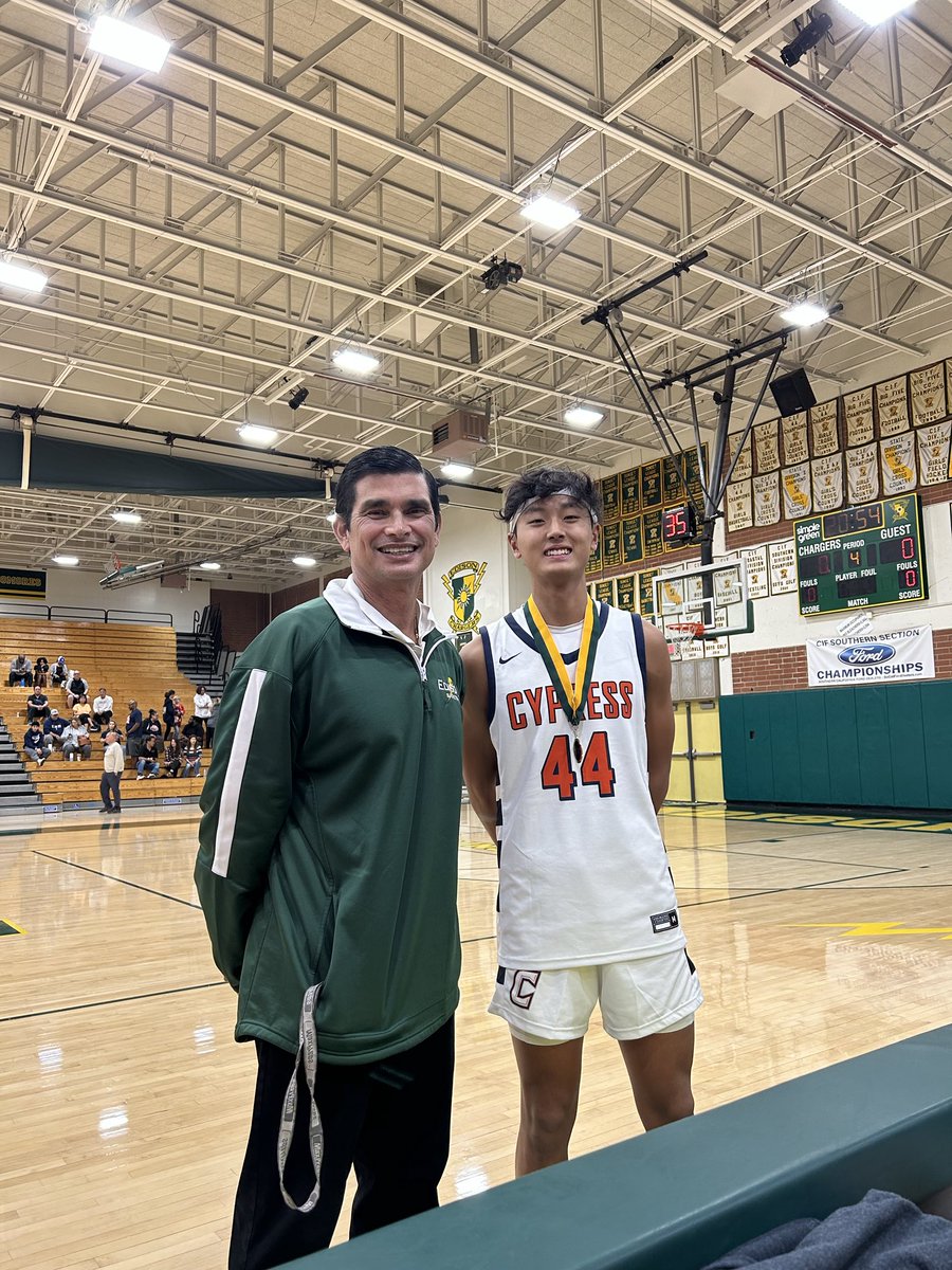 richboyce4's tweet photo. Jonah Kim of Cypress is MVP of their game versus Claremont in Edison Thanksgiving Showcase. ⁦@ocvarsity⁩ ⁦@latsondheimer⁩ ⁦@SteveFryer⁩ ⁦@EdisonSportsNet⁩ ⁦@CypressCenturi1⁩ https://t.co/RaWWwQftDS