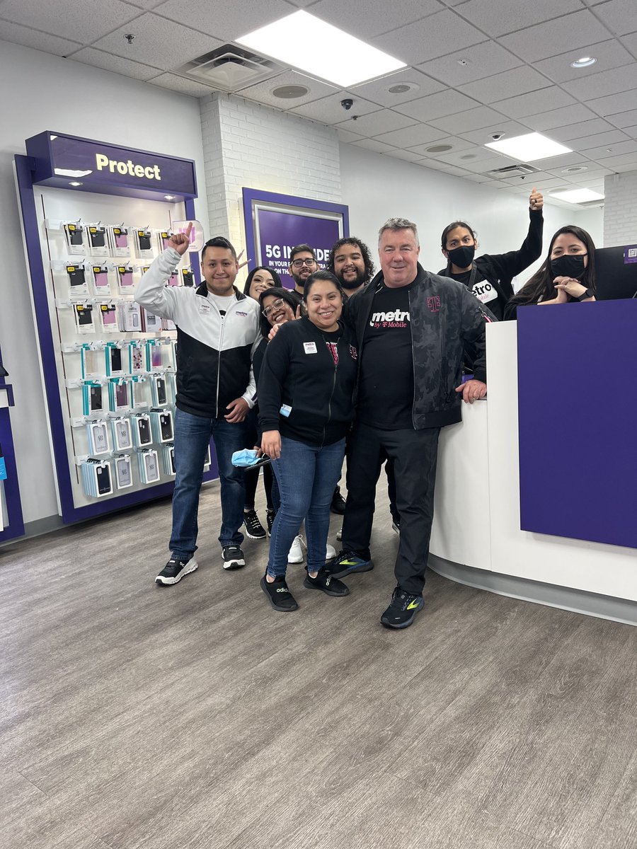Terry Hayes (@thayesnet) on Twitter photo <a href="/MetroByTMobile/">Metro by T-Mobile</a> Plano Tx are rocking out Black Friday weekend! Great teams make great things happen! <a href="/MetroByTMobile/">Metro by T-Mobile</a> Plano Tx are rocking out Black Friday weekend! Great teams make great things happen!
