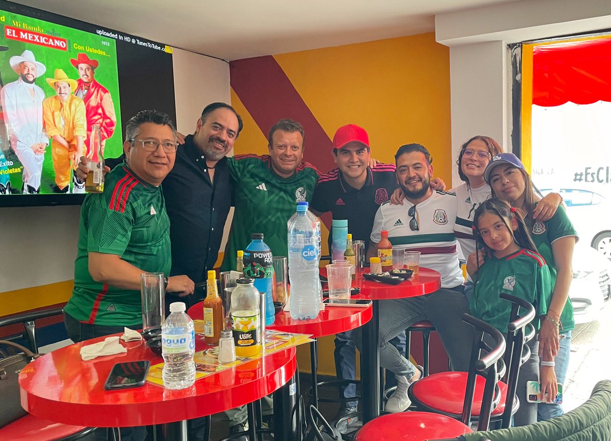 somosmorelia_ac's tweet image. #MicheladasCanarias

#CanariosTwitteros
 @AdiiiiiAV