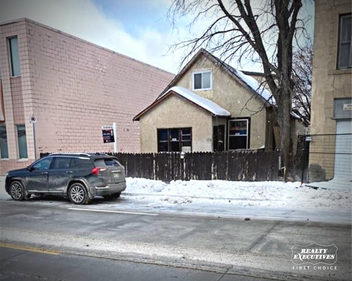 RealtyExecsWpg's tweet photo. Take a look at these Featured Listings:

91 Berry Hill Road - Winnipeg
1061 Selkirk Avenue - Shaughnessy Heights, Winnipeg
46 River Heights Drive - La Salle
967 Calrossie Boulevard - East Fort Garry, Winnipeg

https://t.co/rp0u0ldvBN https://t.co/pKLlHpW4Ru