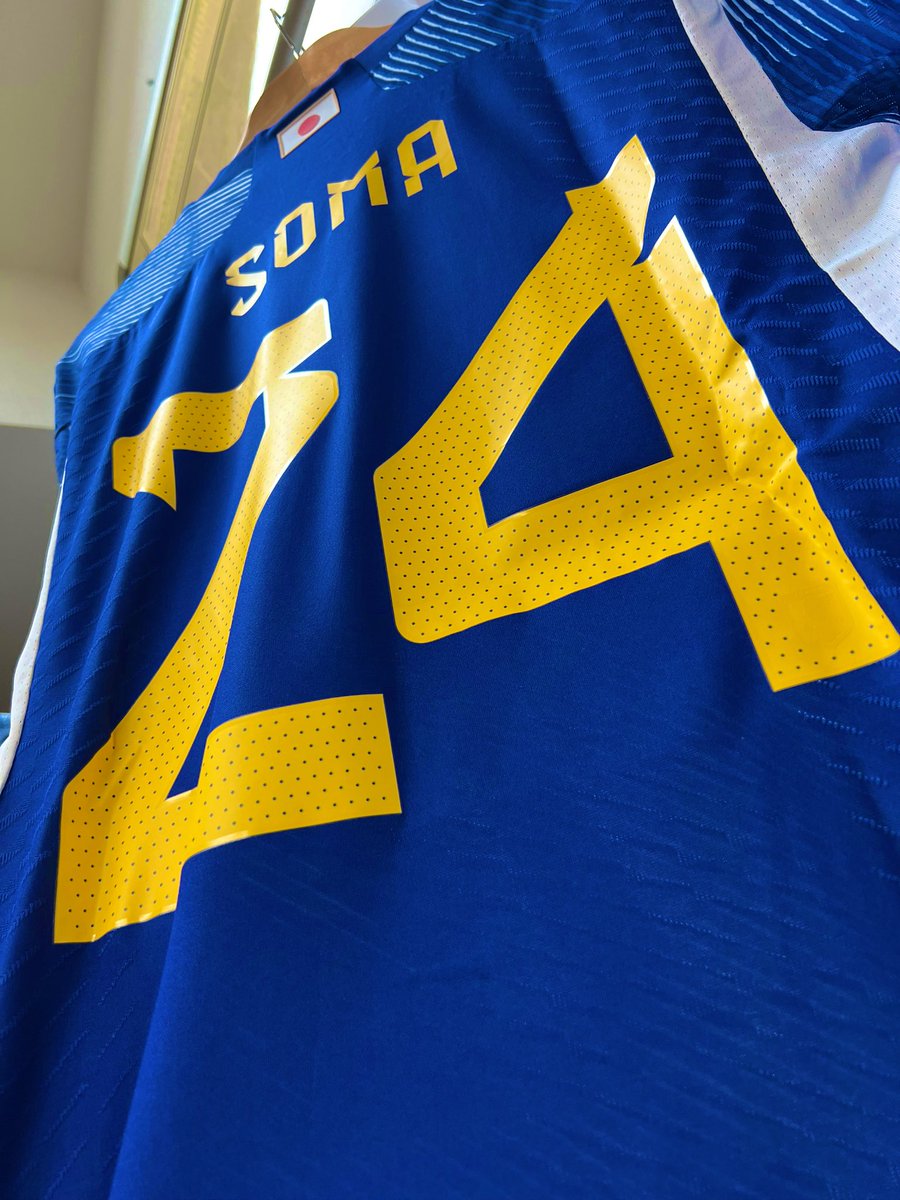 NF1_official's tweet photo. ユニホームやっと届いた😮‍💨
出番は来る！がんばれ勇紀！！🙌
がんばれ日本！🇯🇵
#相馬勇紀 https://t.co/I4gmOEIBnL