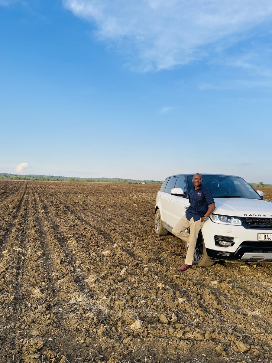 Dumisani_DLN's tweet photo. Growing up in the village, I have a good relationship with the soil✅. Anyway, let me head back to the city to continue the fight for Economic Freedom 💪🏾. https://t.co/Q4AhaTchga