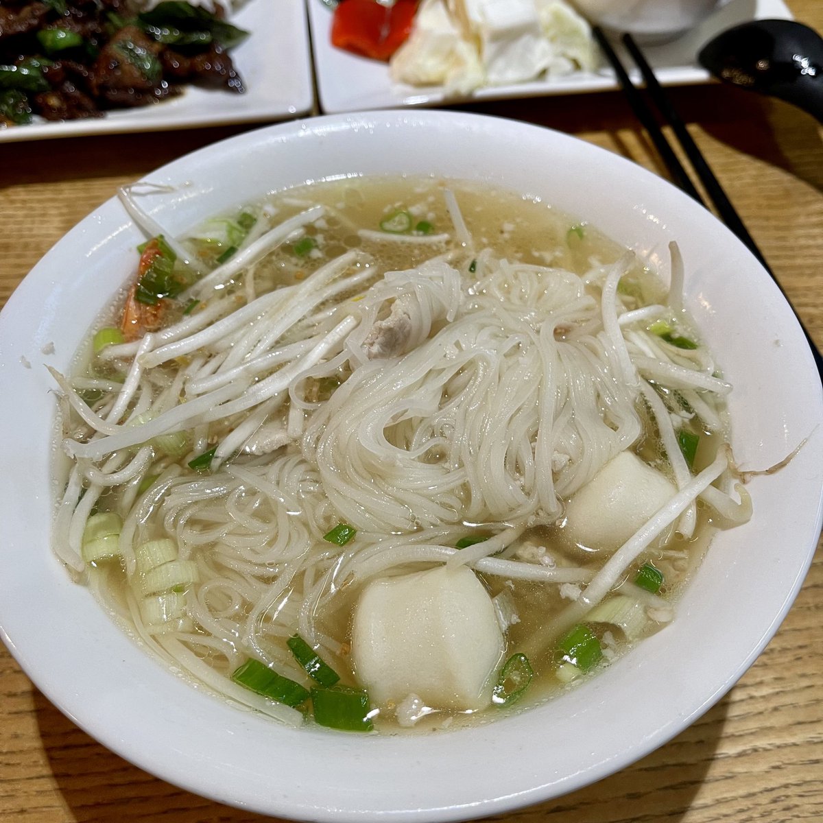 NoWisdomTeeth's tweet photo. Khmer food in Seattle at last!
#seattle #phnompenhnoodlehouse #khmercuisine #khmerfood #prahok #kuyteav #fishpaste #noodlesoup https://t.co/8sRRvlZGPQ