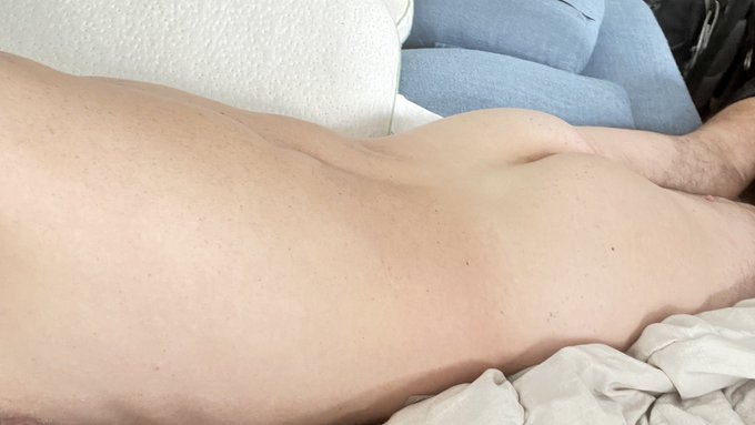 Relaxing 😌 https://t.co/hK9YClXbgn<a href="/tag/stripchat"class="tags"><span>#stripchat</span></a><a href="/tag/stripchatlive"class="tags"><span>#stripchatlive</span></a>