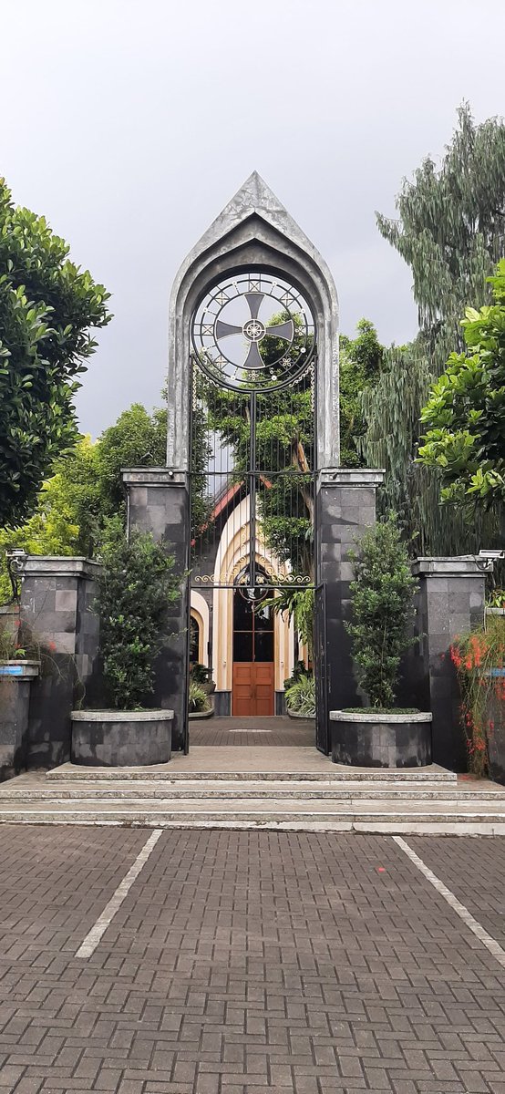 Selamat siang..Salam toleransi dari kota bandung..👍