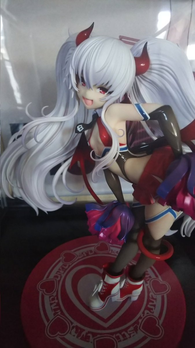 ガキが…!手こずらせやがって…!

割りと中に余裕あるし、カードも中に立てて飾れるようにするかな
なんか今そういう立てれる額みたいなカードケースがカードショップにあるの見た気がするし 