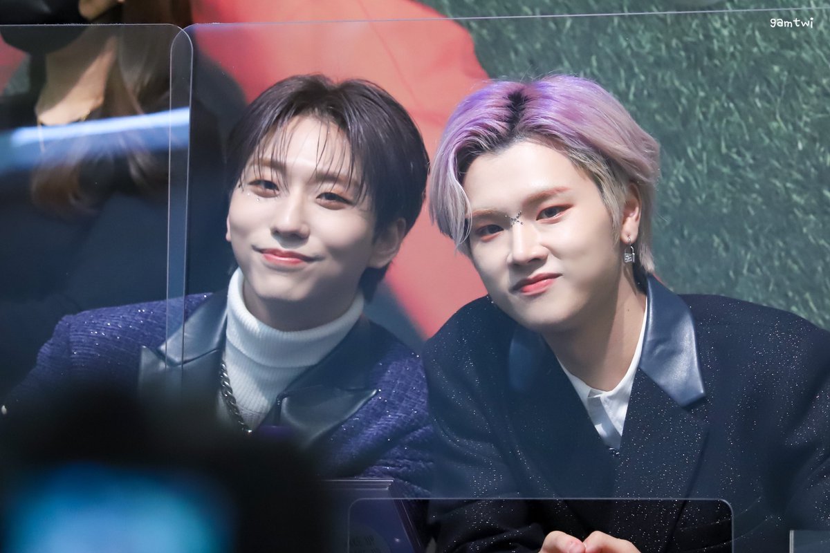 gamtwi06's tweet photo. 221126 블루드림 미디어 대면 팬싸
깜찌기 두명
#XdinaryHeroes #엑스디너리히어로즈 #엑디즈 #건일 #정수 https://t.co/JyoZCkPwMz