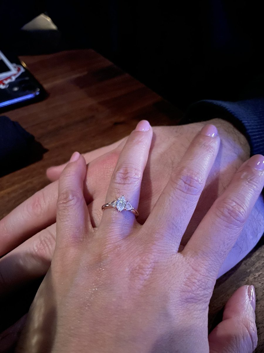 __chriistine's tweet image. I HAVE A FUCKING FIANCÉ NOW