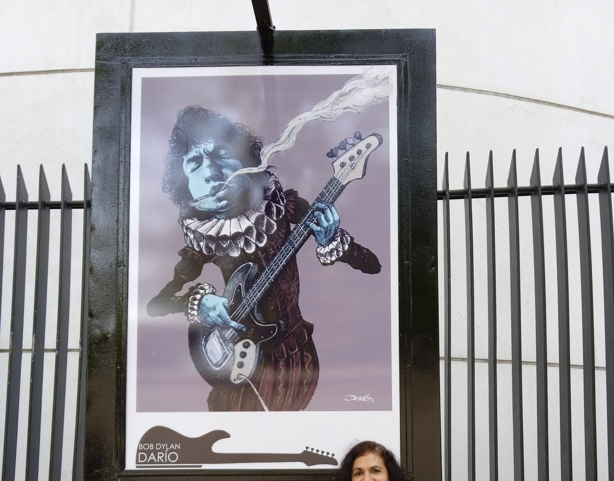 Genial exposición en las rejas del Senado. <a href="/Dariomonero/">Darío Castillejos</a>