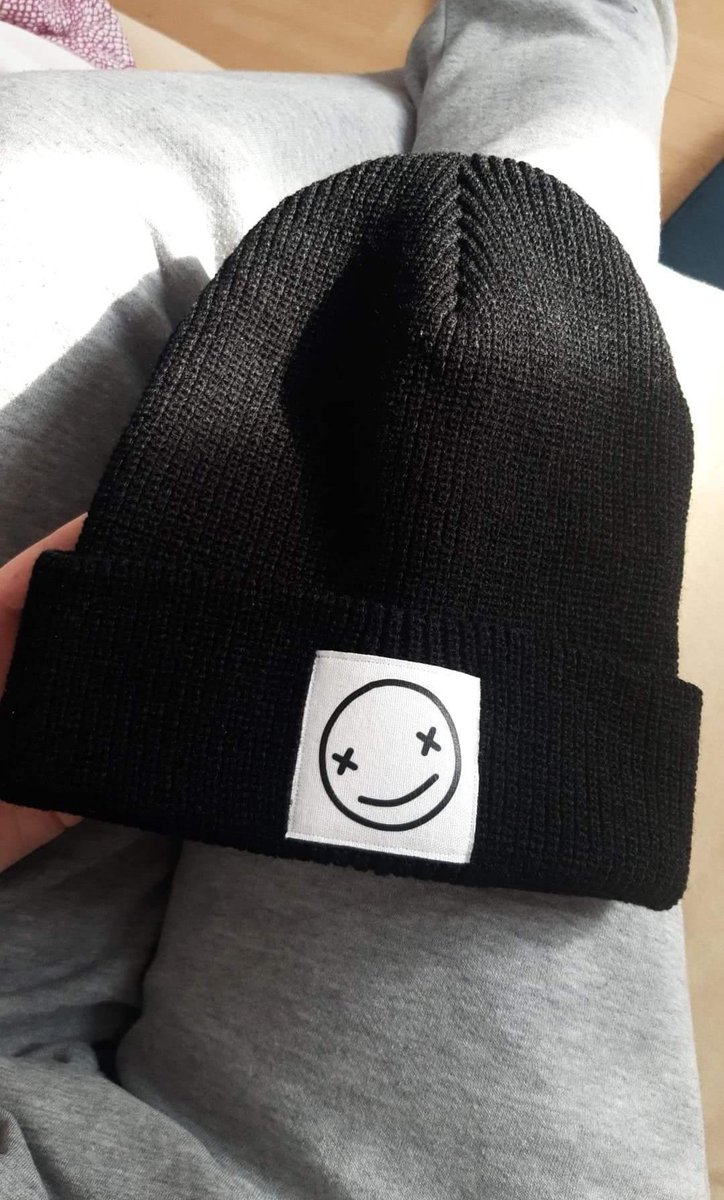 mi_chelle0305's tweet photo. Dieser Beanie wird mich von nun an begleiten und mich immer wieder daran erinnern zu lächeln 🥺😁💕
-
Danke. @DanielDonskoy ❤️
#danieldonskoy #danieldonskoyfans #donskoy #bringmebackmysmile #BMBMS https://t.co/XEWnY6pAmv