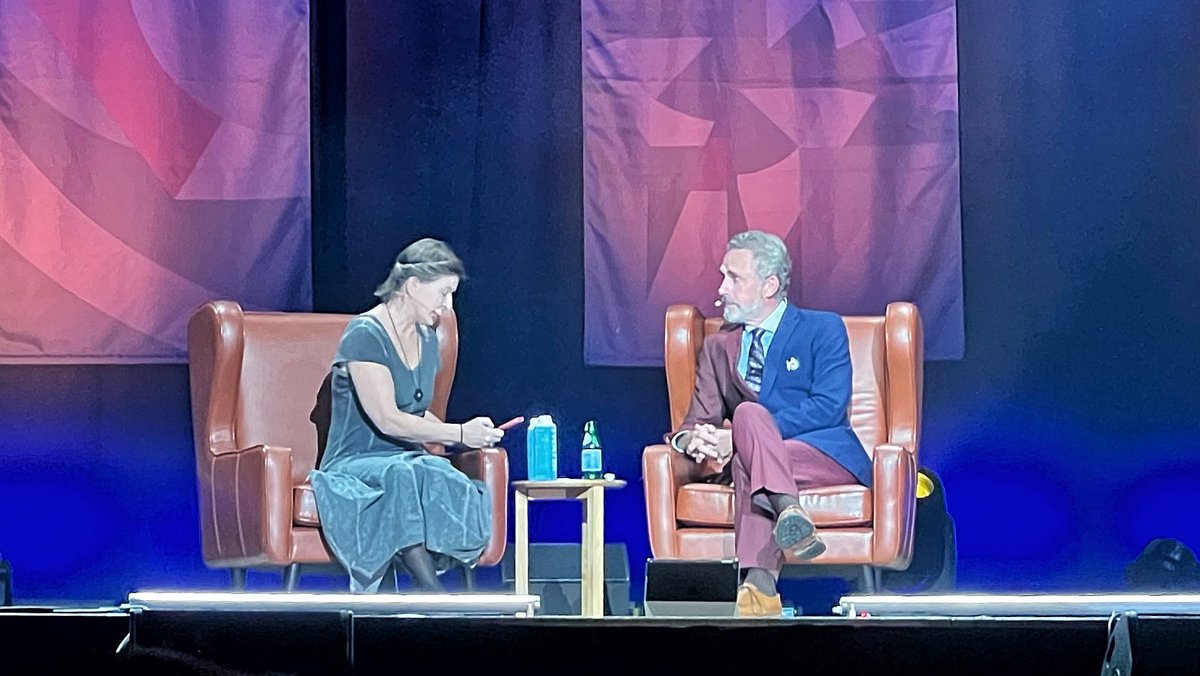 AusAlpineIbex's tweet photo. An utterly wonderful and transformative experience. Surrounded by a beautiful crowd of all ages, ethnicities, sexualities. Met so many amazing people, including @jordanbpeterson himself who treated every single person at the VIP meet &amp; greet with such focused care &amp; attention. 🙌🏼 https://t.co/C206XY54zm