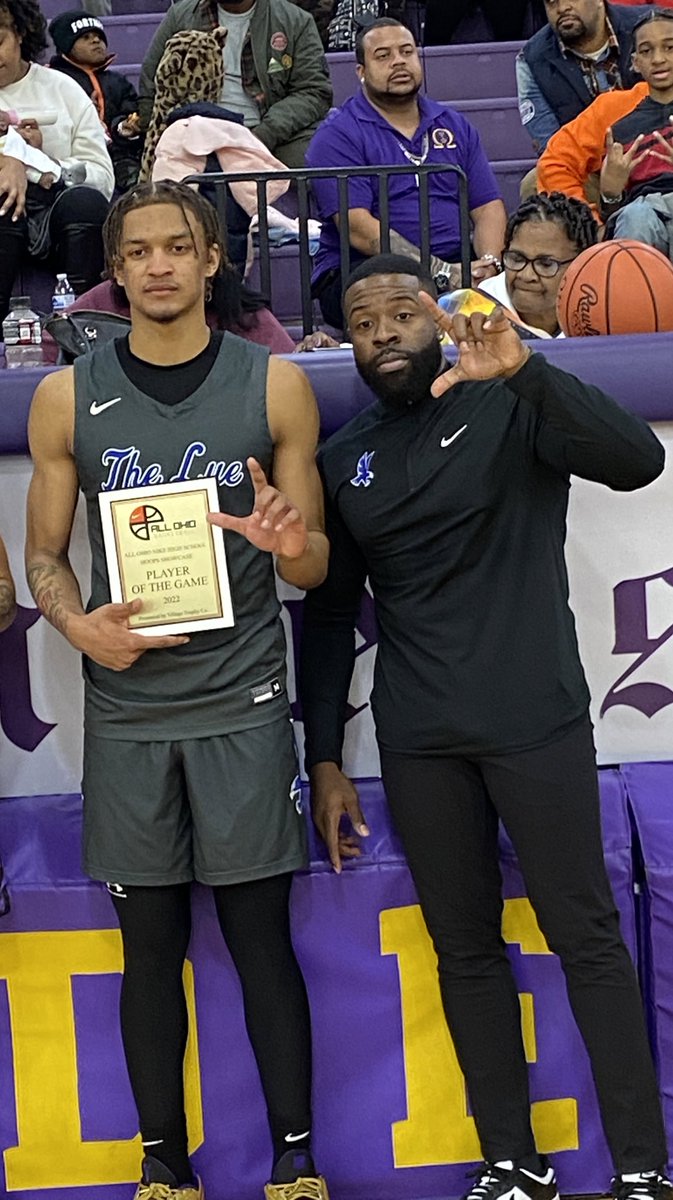 LEFalconsHoops's tweet image. Your Lutheran East Falcons defeat the Columbus Africentric Nubians, 71-60! Cody Head received the Player of the Game award with 31 points, TJ Crumble had 17 points, Jesse McCulloch contributed with 16 points!

#YeahLue #LEUp