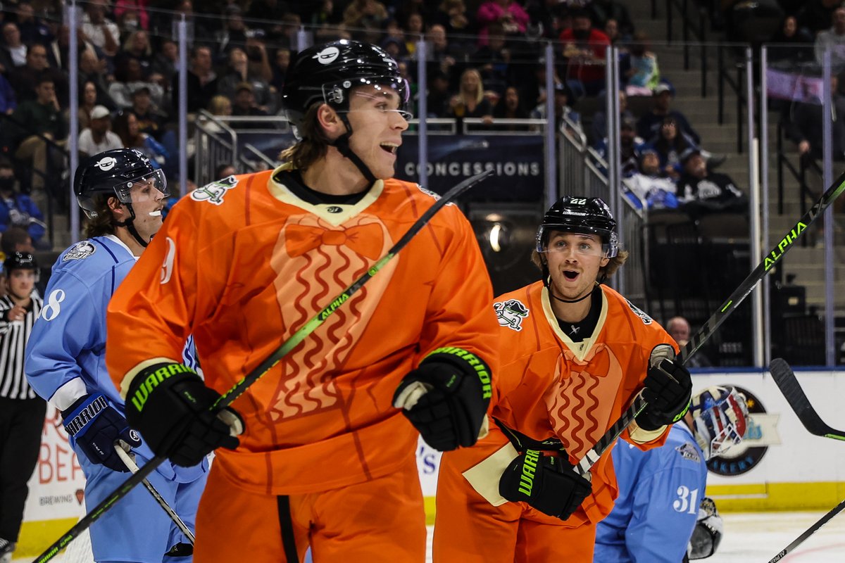 Moiser's first 🚨 as a pro. #TheHauntBegins