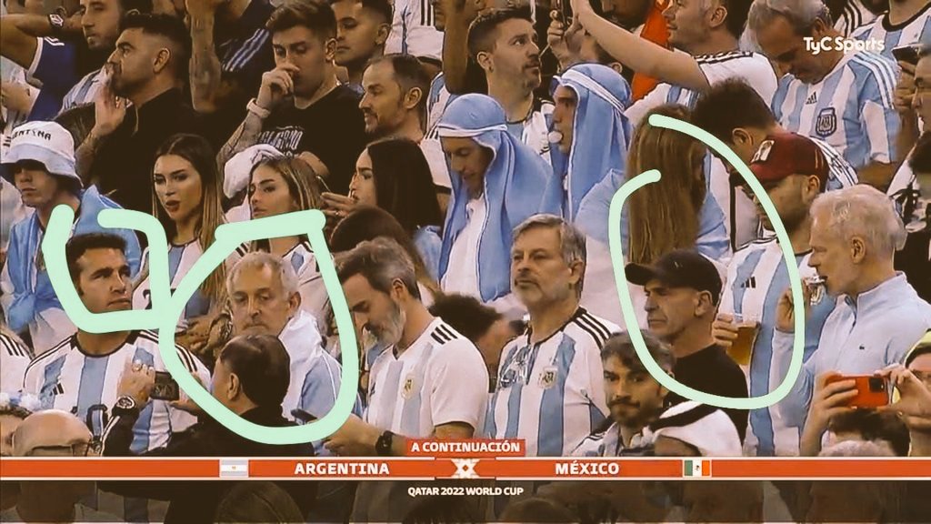 jotaalonso's tweet photo. Gustavo Arribas, Hernán Nisembaum, Darío Richarte, Diego Pirota y Juan José Gallea en el Mundial de Qatar. Se trata de la cúpula de la vieja AFI macrista y dos abogados. Ahí los podés ver juntos. La pregunta es: con la tuya o con la de ellos?
Gallea manejaba la caja de la AFI. https://t.co/27AlGjCQBy