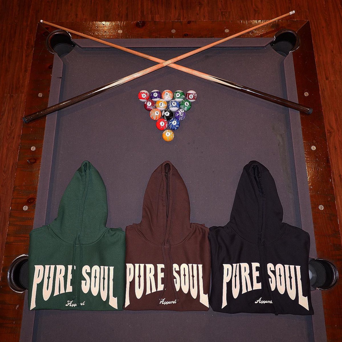 PureSoulApparel's tweet photo. 🚨GIVEAWAY🚨
“Global Soul” Puff Hoodie
Rules:
⁃Follow @puresoulapparel
⁃Like + RT this post
⁃1 tag = 1 extra entry (unlimited entries)

Dropping 11/28 @ 11:11am. Entire site will be 40% off: https://t.co/nvoI1tDD3a https://t.co/1UKq4ENTUu