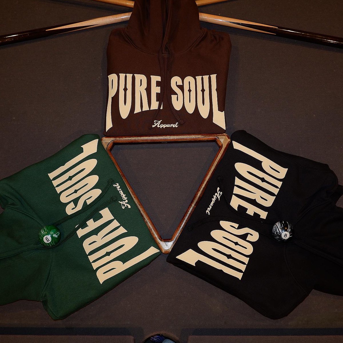PureSoulApparel's tweet photo. 🚨GIVEAWAY🚨
“Global Soul” Puff Hoodie
Rules:
⁃Follow @puresoulapparel
⁃Like + RT this post
⁃1 tag = 1 extra entry (unlimited entries)

Dropping 11/28 @ 11:11am. Entire site will be 40% off: https://t.co/nvoI1tDD3a https://t.co/1UKq4ENTUu