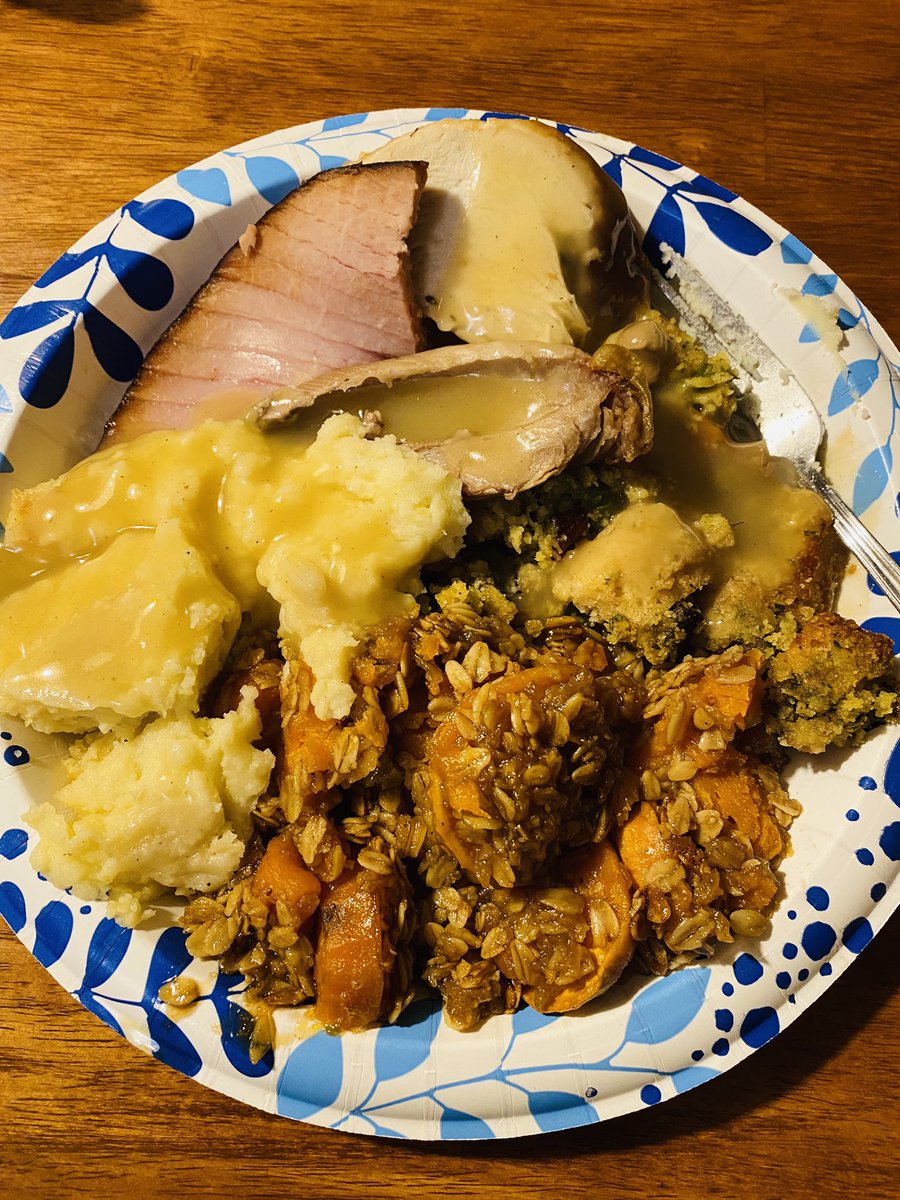 Mu_Pi_72's tweet photo. ITโs Halftime. Time to Eat! #UCFood #usfhateweek https://t.co/VCR4PQnUDq