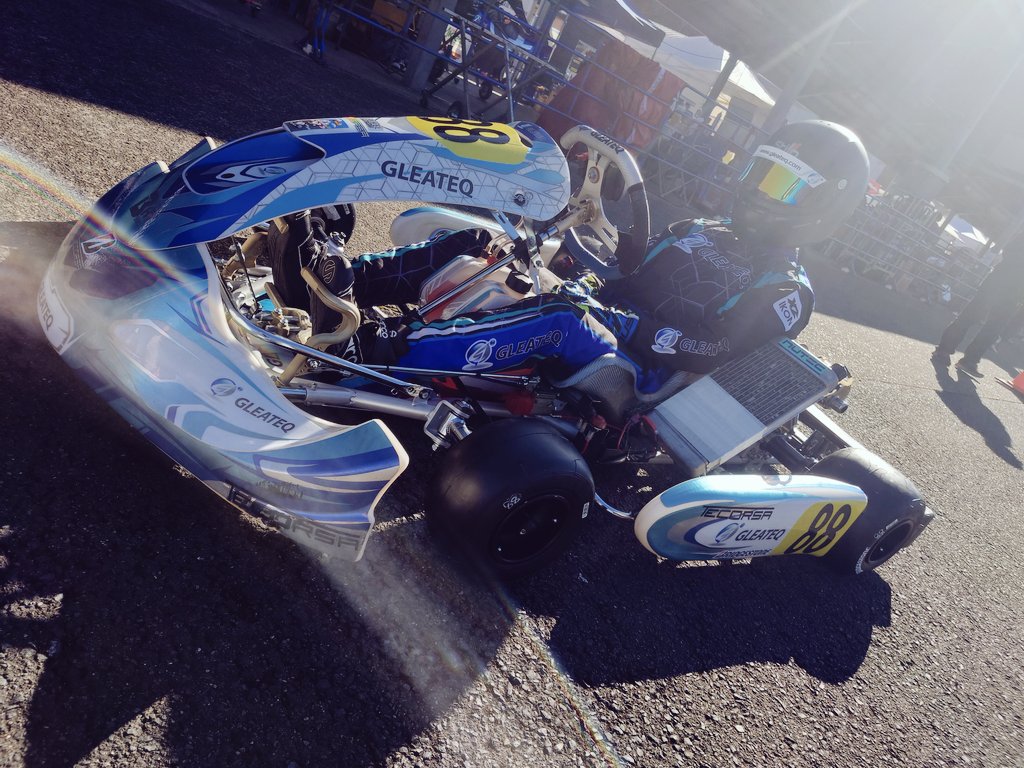 gleateqms_twi's tweet photo. 【RACE DAY🔥】
.
タイムトライアルが終了🏁
トップから0.3秒落ちの10番手でした✊
全然狙える位置にいるので予選、決勝も頑張ってもらいます💪
#GLEATEQKART
#ゴーカート
#モビリティリゾートもてぎ https://t.co/hQgXuUR4v7