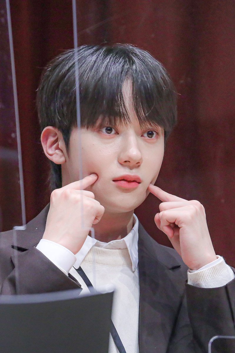 OmegaXgallery's tweet photo. #YECHAN #예찬
#OMEGA_X #오메가엑스
@OmegaX_official @OmegaX_members 
© @yc_lovve https://t.co/SqOiEfA7fG