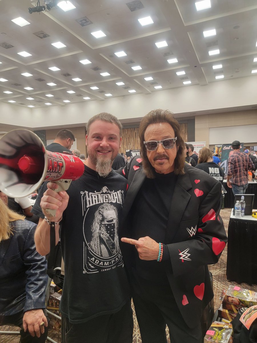 @RealJimmyHart it was such an honor to meet The Mouth of the South and chat about 80's wrestling! Thank you! @WrestleCade